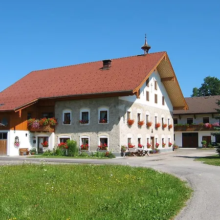 Farm stay Biobauernhof Paulbauer Der Familie Schweighofer Hof bei Salzburg
